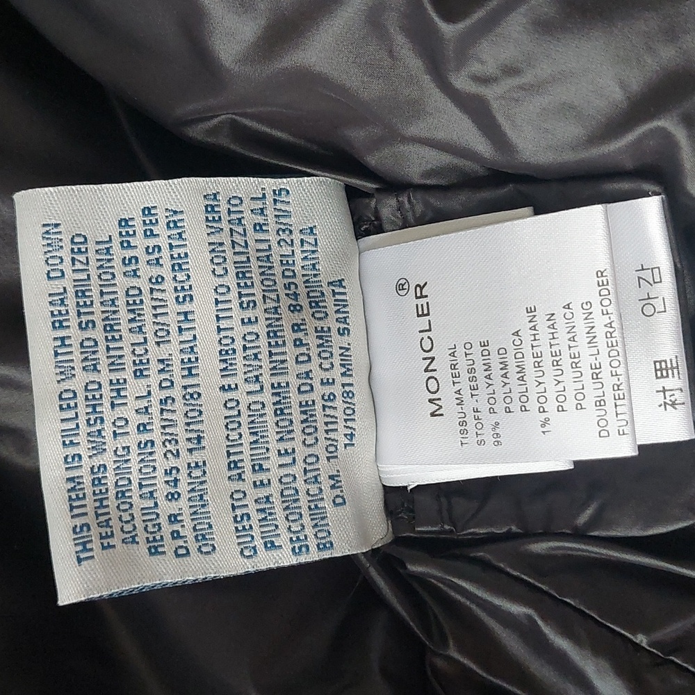 Moncler White/Black Down Puffer Cropped Jacket with Removable Hoodie - Picture 11 of 16